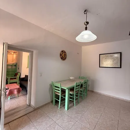 Σπίτι διακοπών Francis Traditional Karpathian House Μενετές