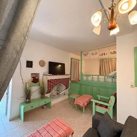 Σπίτι διακοπών Francis Traditional Karpathian House Μενετές