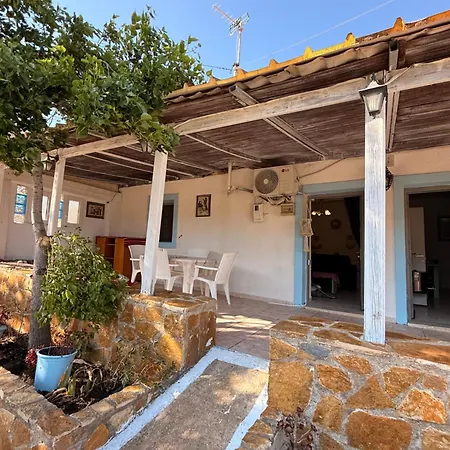 Σπίτι διακοπών Francis Traditional Karpathian House Μενετές