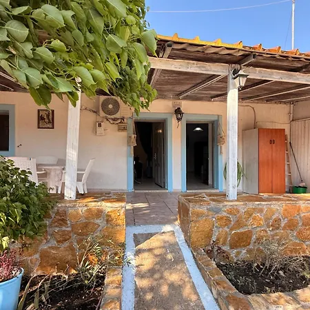 Francis Traditional Karpathian House Μενετές