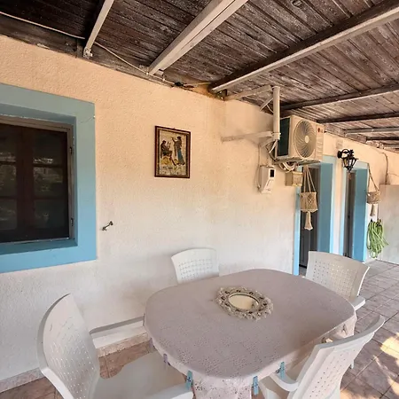 Σπίτι διακοπών Francis Traditional Karpathian House Μενετές
