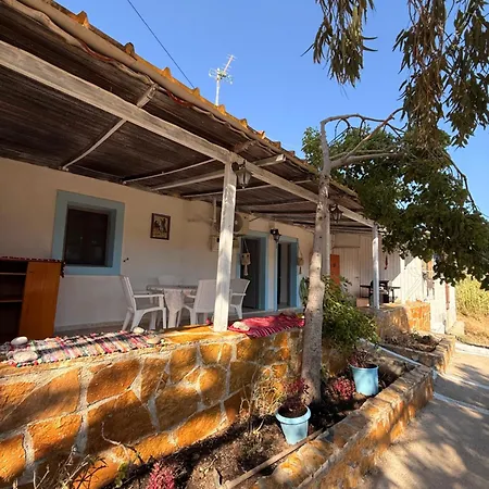 Francis Traditional Karpathian House Μενετές